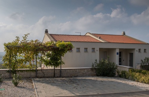 Brnobici House | Holiday house with pool and fantastic view of the sea