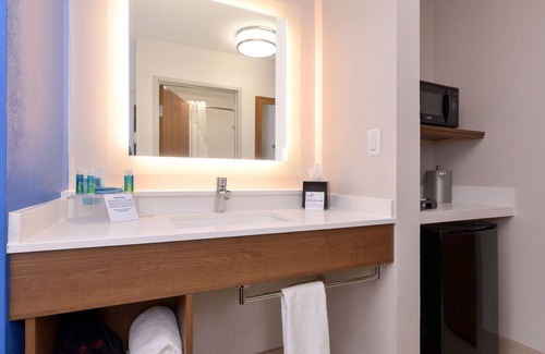 Glenwood Springs Hotel | Holiday Inn Express Glenwood Springs by IHG