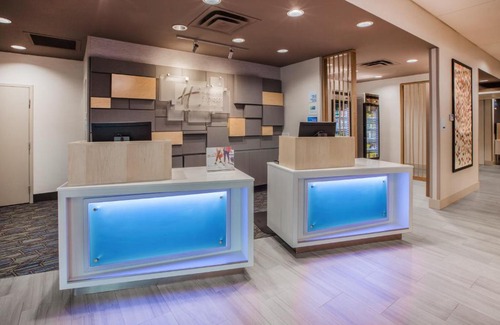 The Colony Hotel | Holiday Inn Express & Suites - Plano - The Colony by IHG