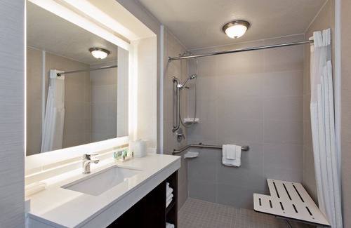 Harbor Hotel | Holiday Inn Long Beach Airport Hotel and Conference Center by IHG