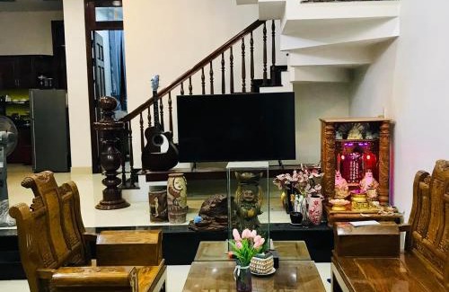 Huong Thuy House | Hon Chen House