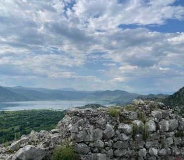 Ponari Apartment | Honey Home