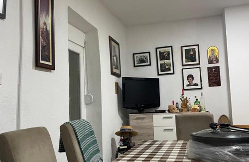 Ponari Apartment | Honey Home