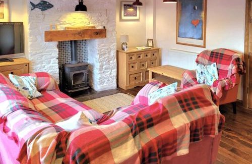Brixham House | Honeysuckle Bay Cottage