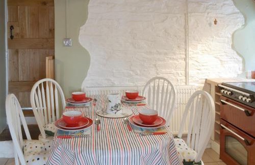 Brixham House | Honeysuckle Bay Cottage