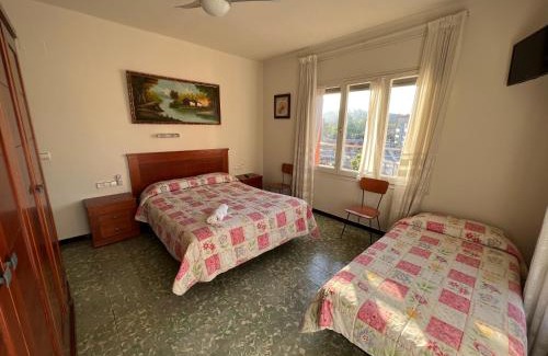 Sant Feliu de Guixols Hostel | Hostal Zurich