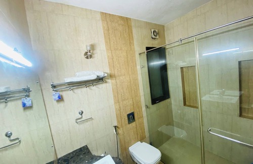 DLF Phase 3 Hotel | Hotel Amazone Residency DLF Phase 3
