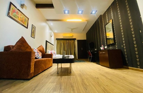 DLF Phase 3 Hotel | Hotel Amazone Residency DLF Phase 3