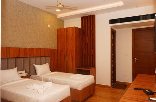 Thanjavur Hotel | HOTEL ANITHAPARTHIBAN