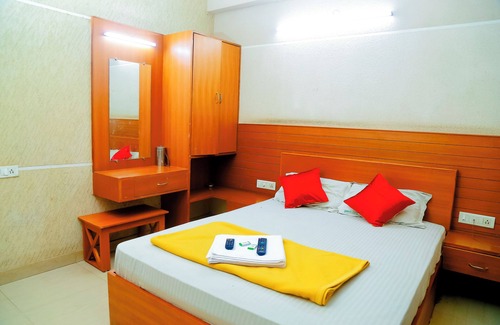 Erode Hotel | Hotel Breezeland - Erode Railway Station