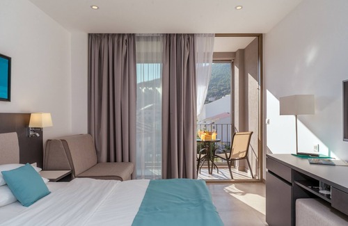 Petrovac Hotel | Hotel Eleven