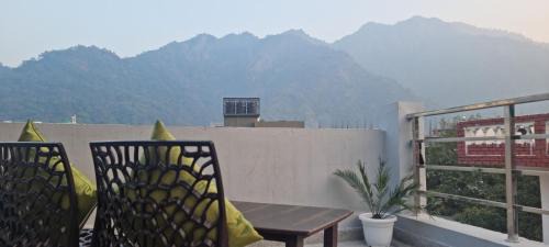 Tapovan Hotel | Hotel Foothill By Around stays Tapovan