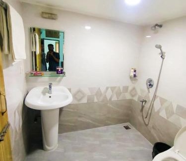 Basundhara Residential Area Hotel | Hotel Fully 富力宾馆 含早中晚中国餐