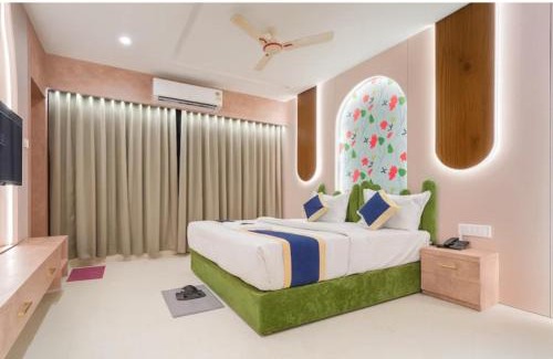 Rau Hotel | HoTEL HILL PARK INDORE AIRPORT