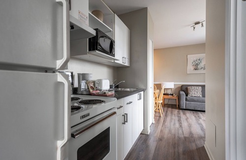 Ville-Marie Hotel | Hotel Le Roberval