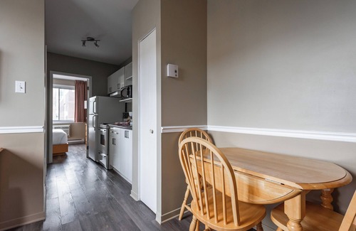 Ville-Marie Hotel | Hotel Le Roberval
