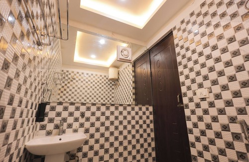 Vrindavan Hotel | Hotel Mango Tree, Vrindavan