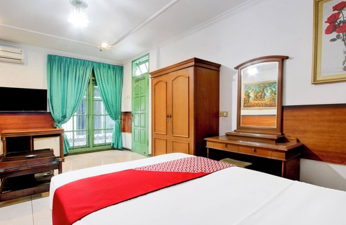 Banjarsari Hotel | Hotel O Gurita