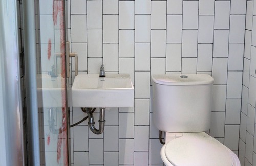 Jakarta Hotel | Hotel O Point Inn