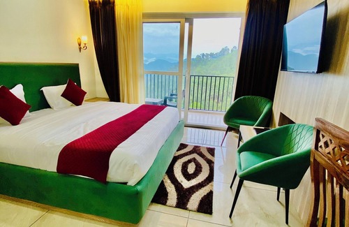 Banikhet Hotel | Hotel Pines And peaks By Tws