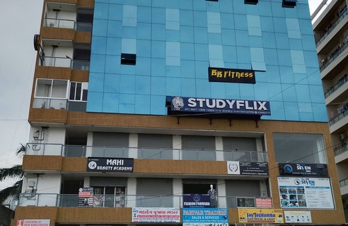 Vadodara Hotel | Hotel R Gold