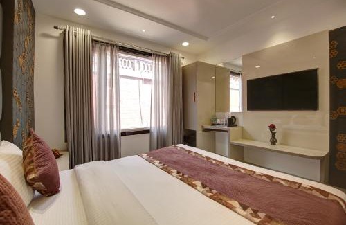 Paharganj Hotel | Hotel The Kaca International-New Delhi Railway Station