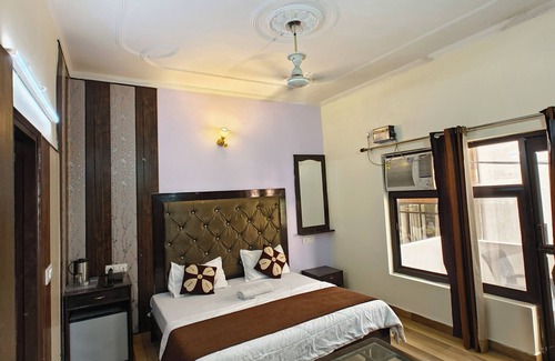 Tapovan Hotel | Hotel Vishla Palace In Unit of SA Brot