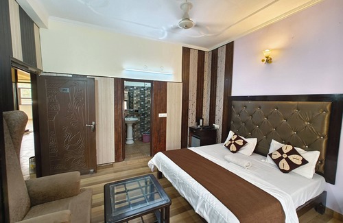 Tapovan Hotel | Hotel Vishla Palace In Unit of SA Brot