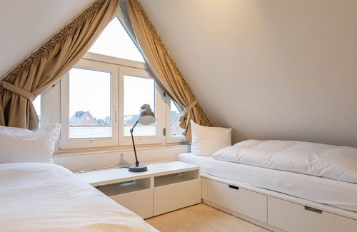 Alkersum House | House Alkersum.