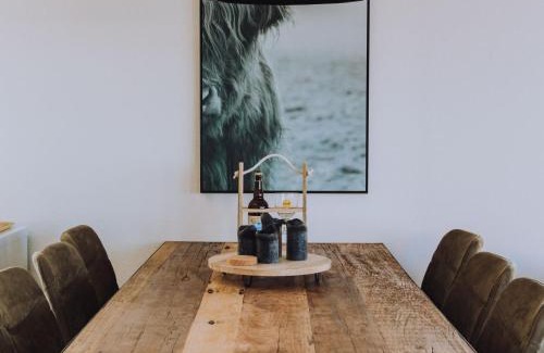 Municipality of Uitgeest House | House by Uitgeestermeer with Garden