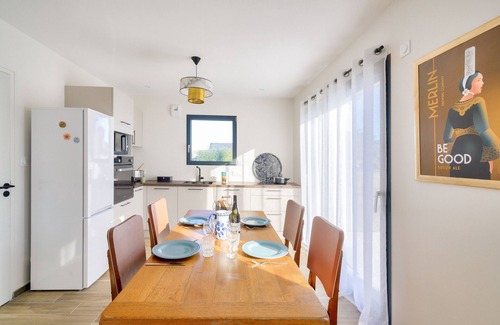 Penmarch Ski Chalet | House for 4 near the sea, in Kérity
