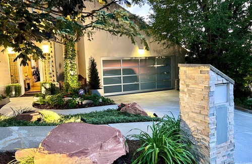 Salt Lake City House | House of Setting Sun! Views-HotTub-30min to ski-10min to SLC-Super Cool Design!