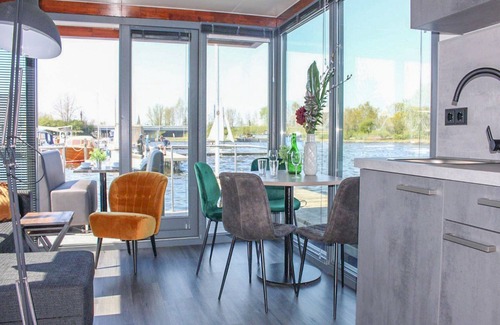 Municipality of Uitgeest Boat Rental | Houseboat with lake view and air conditioning