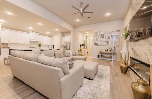 Richmond Villa | Houston Luxury Vibes w/Private Pool & Spa!