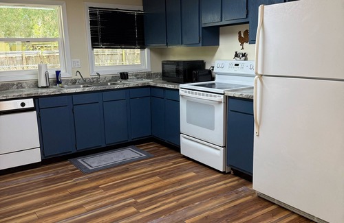 Fort McCoy House | HUNTING & FISHING COTTAGE WITH SCREENED POOL IN THE OCALA NATIONAL FOREST!