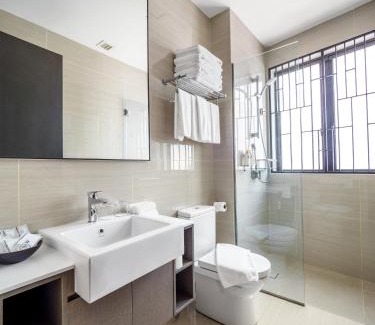 Downtown George Town Hotel | Hutton Suite Hotel Managed by The Ascott Limited