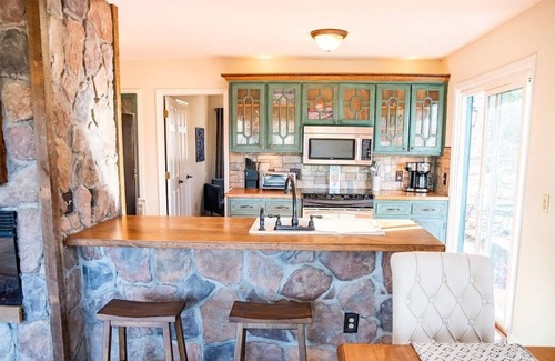 Leasburg House | Hyco Lake GEM on the Lake, incredible views!!