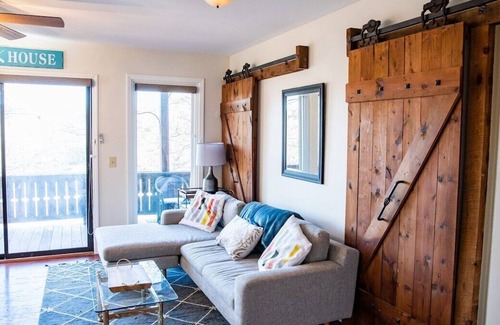 Leasburg House | Hyco Lake GEM on the Lake, incredible views!!