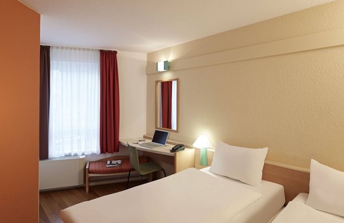 Stadtmitte Hotel | ibis Düsseldorf Hauptbahnhof