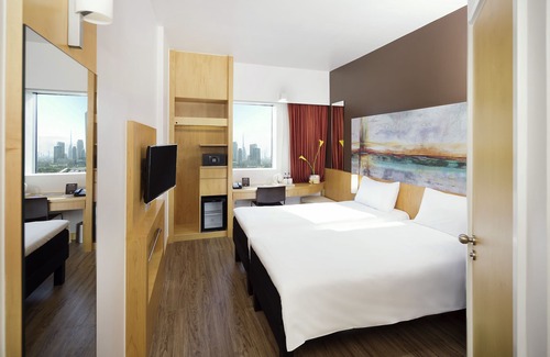 Trade Center Hotel | ibis One Central Hotel