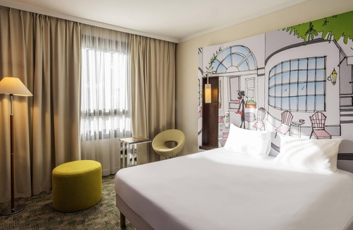 Center Hotel | ibis Styles Evry Courcouronnes Hotel and Events