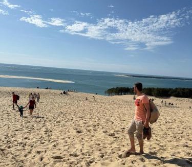 Branes Apartment | Ideal Emplacement Tanger 3 chambres,wifi,Netflix,Clim,Stade de Foot
