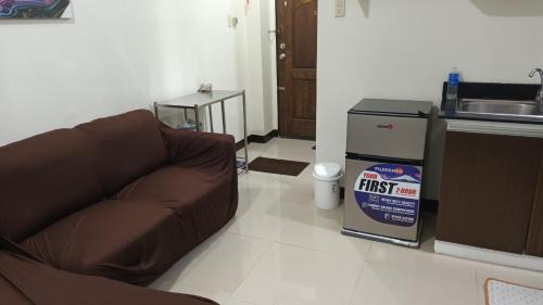 Moonwalk Apartment | Impeccable 1-Bed Studio in Paranaque City