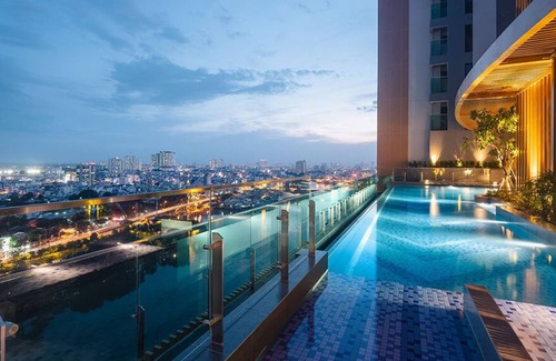 District 4 Condo | Imperial De La SoL District 4
