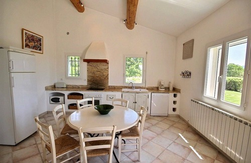 Cabrieres-d'Avignon Villa | In PROVENCE, Facing LUBERON, A LITTLE CORNER OF PARADISE, PRIVATE VILLA FOR 6 Pers