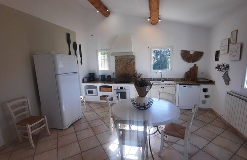 Cabrieres-d'Avignon Villa | In PROVENCE, Facing LUBERON, A LITTLE CORNER OF PARADISE, PRIVATE VILLA FOR 6 Pers