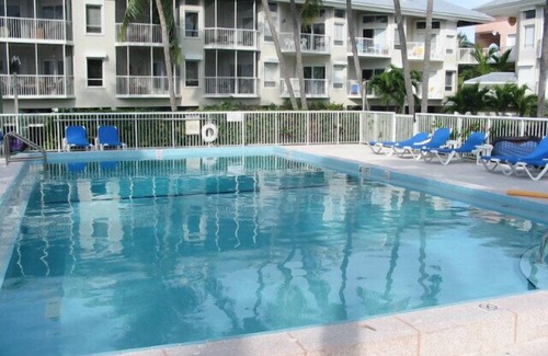 Layton Condo | INCREDIBLE PRICE! PVT OCEAN BEACH. Slps 6. 2 bth, Dock fishing, Tiki, htd pool
