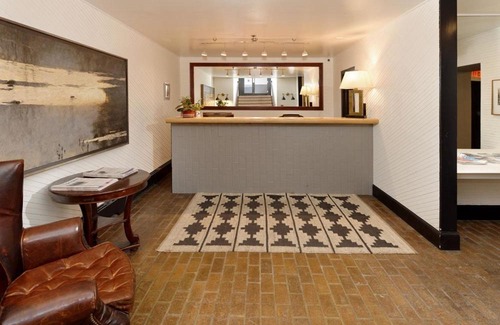 Downtown Hotel | Independence Square Unit 313, Downtown Hotel Room in Aspen with Rooftop Hot Tub