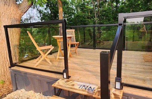 Lincoln Apartment | Inn The Orchard, Valley View, Modern Container