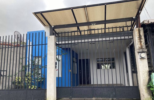 Cacique House | Intimate and familiar house 5 minutes away from the Juan Santamaria Airport.